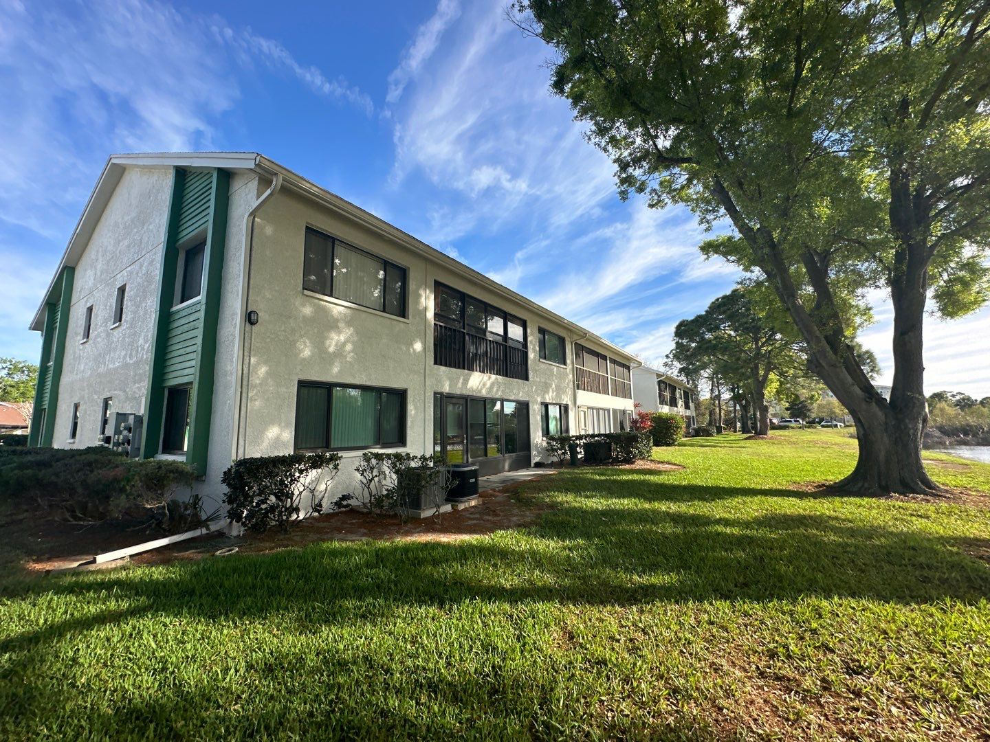 Apartment building roof replacement in Clearwater, Florida